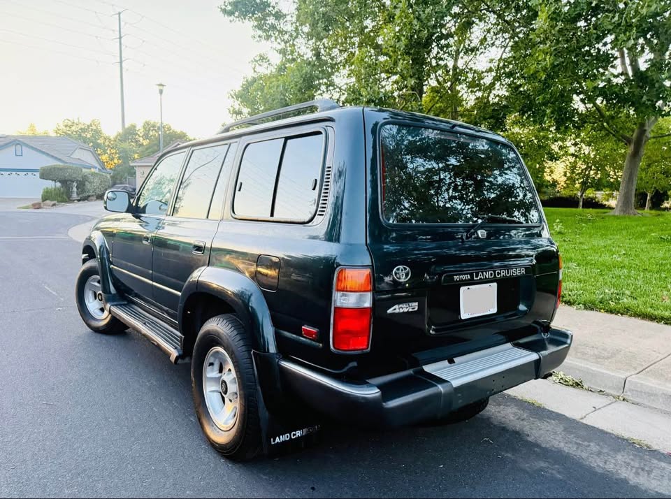 1993 Toyota Landcruiser · 4WD CLEAN LOW MILES ORIGINAL in Sacramento, CA (photo 5) — photo 5