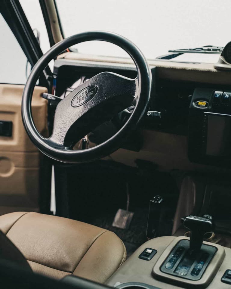1986 Land Rover Defender 110 in Tomball, TX (photo 8) — photo 8