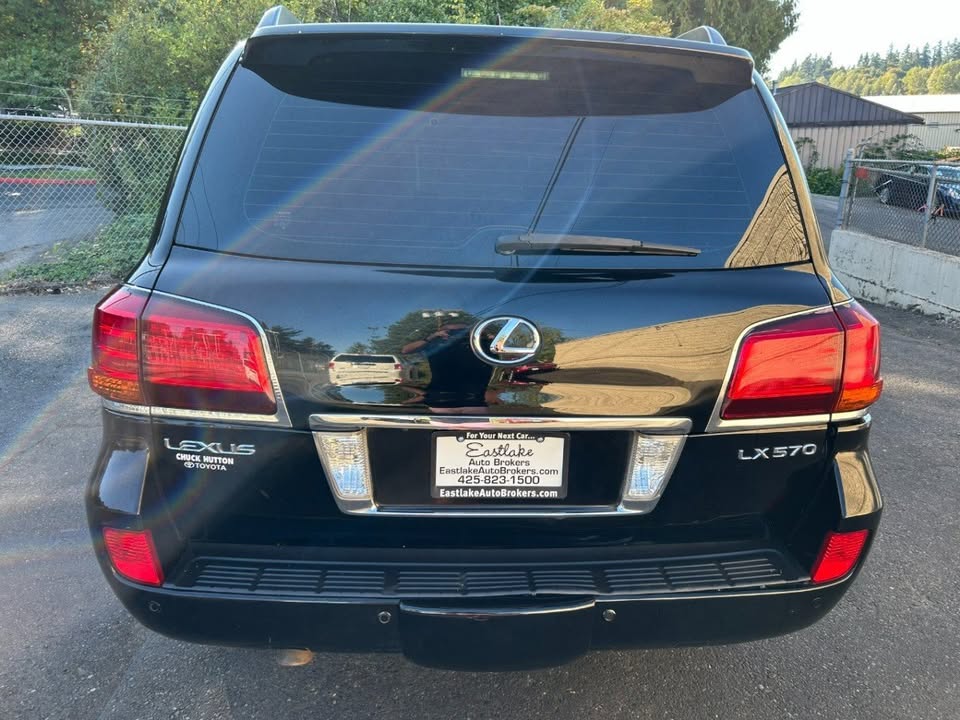 2009 Lexus LX 570 Sport Utility (photo 6) — photo 6