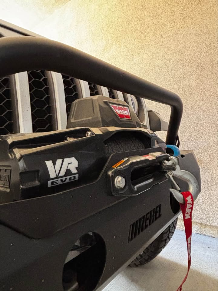 Warn VR EVO 10-S Winch + Mount/Hardware in Los Angeles, CA (photo 8) — photo 8
