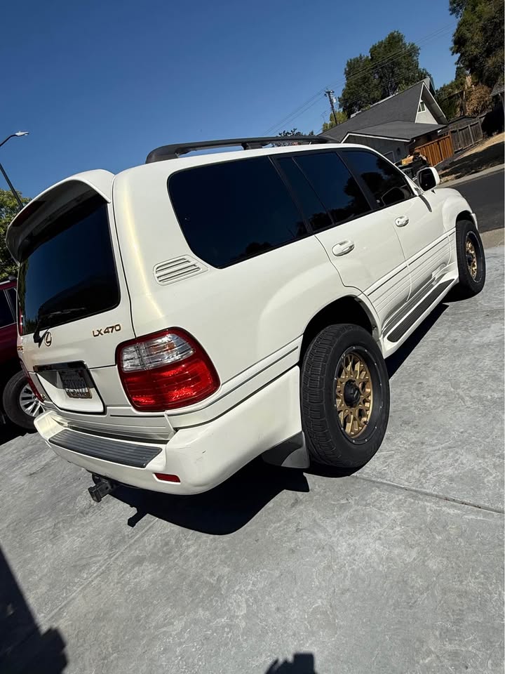 1998 Lexus LX · LX 470 Sport Utility 4D (photo 4) — photo 4