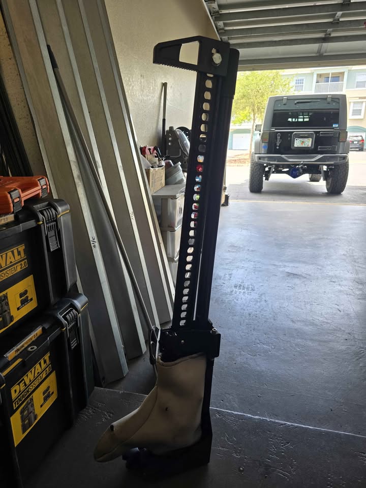 Hi-lift UTV Jack with support for jeep wrangler jk in Pinellas Park, FL (photo 4) — photo 4