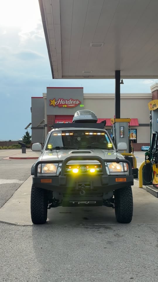 2000 Toyota 3rd gen 4runner 4D Limited 4x4 in Denver, CO (photo 2) — photo 2