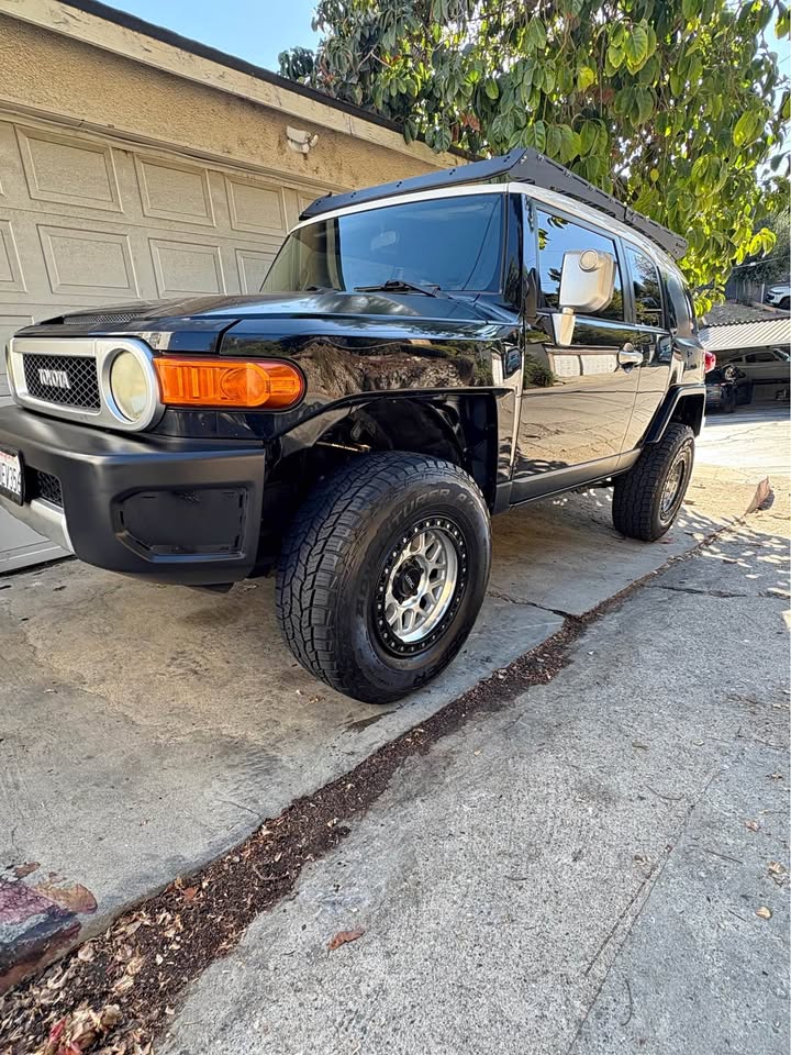 2007 Toyota FJ Cruiser in Los Angeles, CA (photo 1) — photo 1