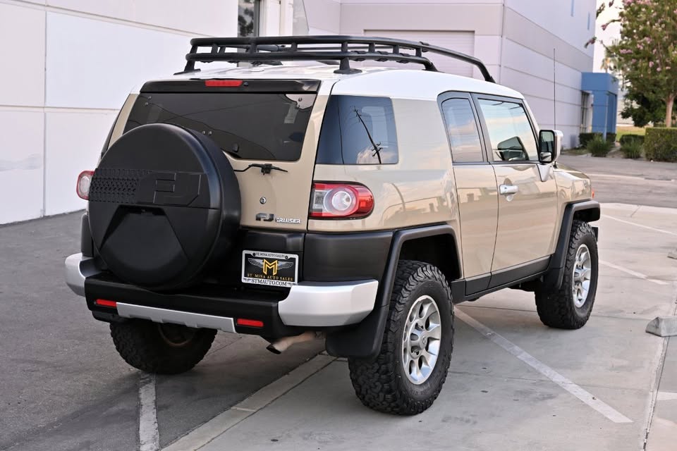 2013 Toyota FJ Cruiser · 4WD in Montclair, CA (photo 7) — photo 7