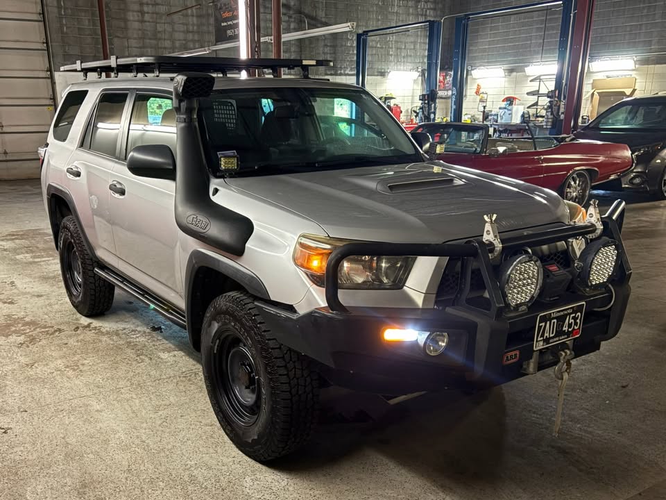 2010 Toyota 4runner in Eden Prairie, MN (photo 8) β photo 8