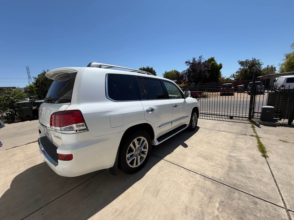 2015 lexus lx 570 AWD in Sacramento, CA (photo 10) — photo 10