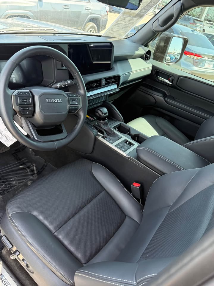 2026 Toyota Landcruiser · Base 8 (photo 10) — photo 10