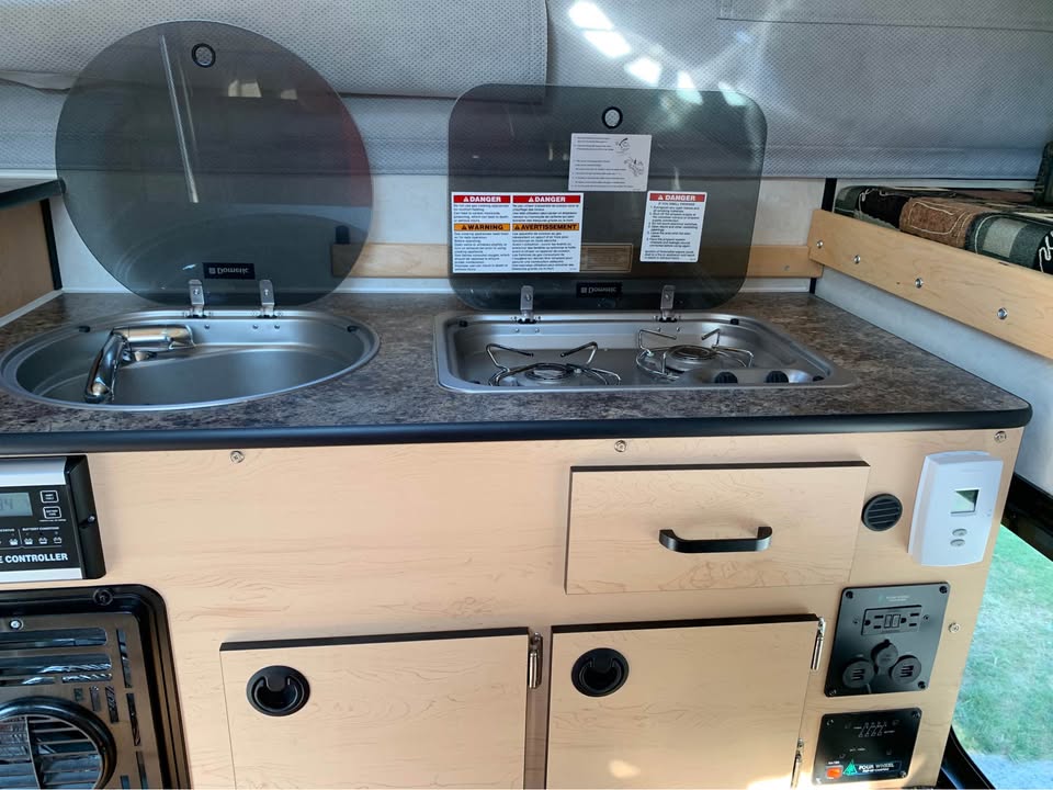 Four Wheel Camper 2016 Swift Model in Lynden, WA (photo 4) — photo 4