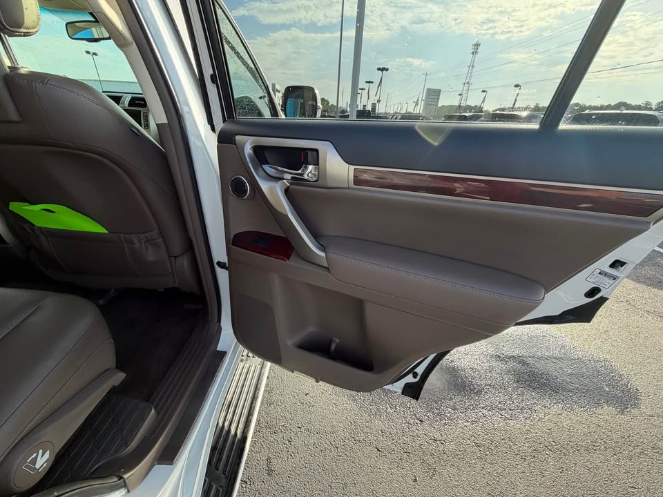 2011 Lexus GX · GX 460 Luxury Sport Utility 4D (photo 12) — photo 12