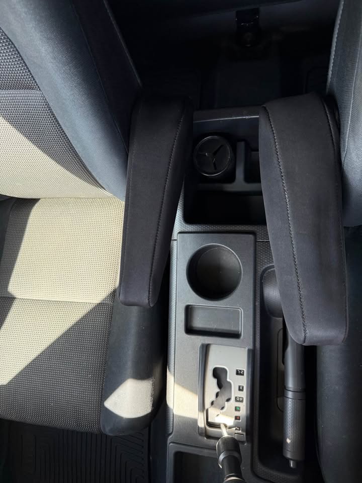 2009 TOYOTA FJ Cruiser in San Clemente, CA (photo 10) — photo 10