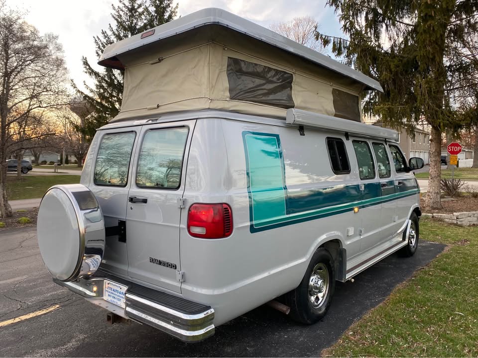 2003 Dodge Sportsmobile EB30 in Gurnee, IL (photo 4) — photo 4
