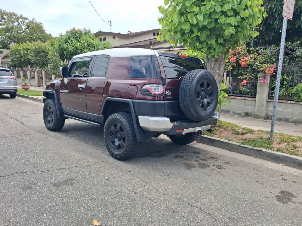 2007 Toyota FJ Cruiser · Sport Utility 2D in Paramount, CA (photo 11) — photo 11