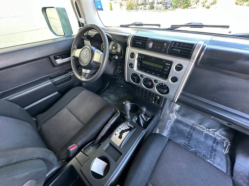 2008 Toyota FJ Cruiser (photo 11) — photo 11