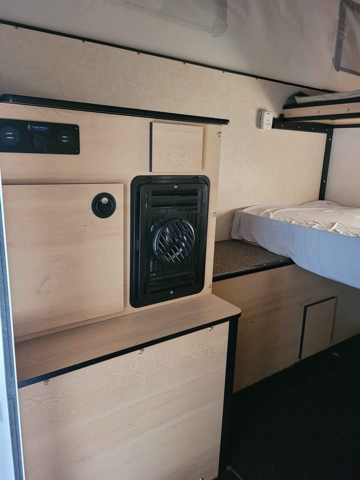 2019 Four Wheel Camper hawk (photo 4) — photo 4