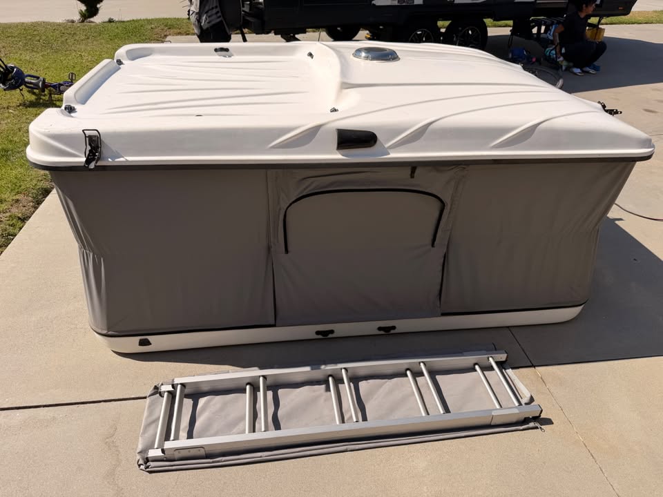 James Baroud Grand Raid XXL EVO hard-shell rooftop tent in Rowland Heights, CA (photo 9) — photo 9