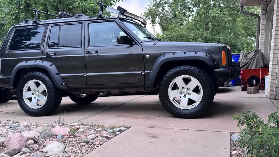 2001 Jeep Cherokee · Classic Sport Utility 4D in Lone Tree, CO (photo 11)