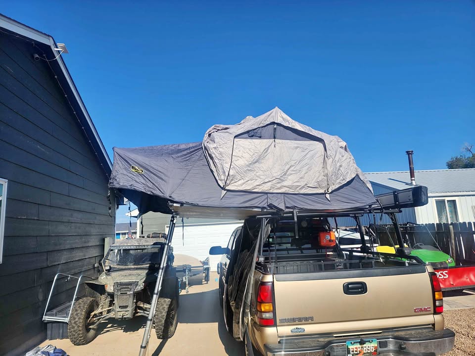 Roof Top Tent smittybilt XL Overland in Wiggins, CO (photo 1) — photo 1