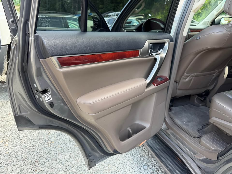 2013 Lexus GX · GX 460 Premium Sport Utility 4D in Pittsburgh, PA (photo 12) — photo 12