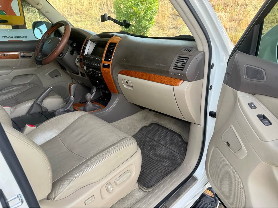 2005 Lexus GX · GX 470 Sport Utility 4D in El Dorado Hills, CA (photo 8) — photo 8
