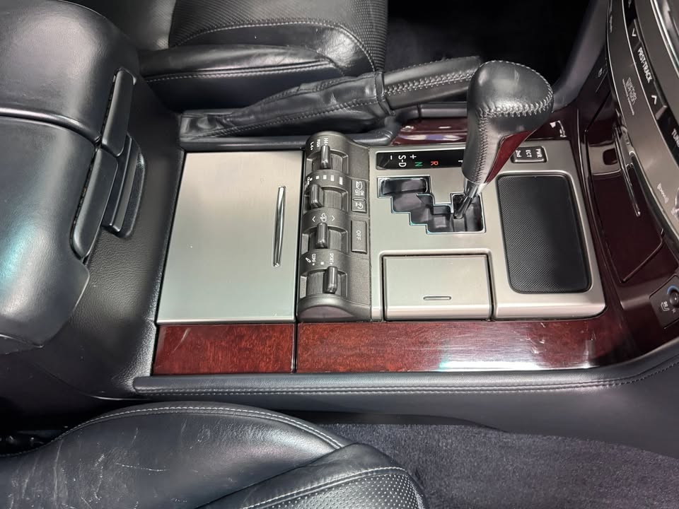 2014 Lexus LX570 in Portland, OR (photo 11) — photo 11