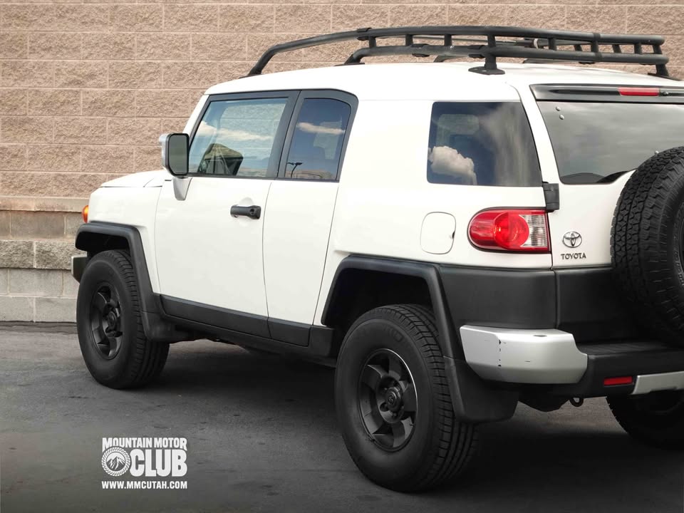 2010 Toyota FJ Cruiser (photo 5) — photo 5