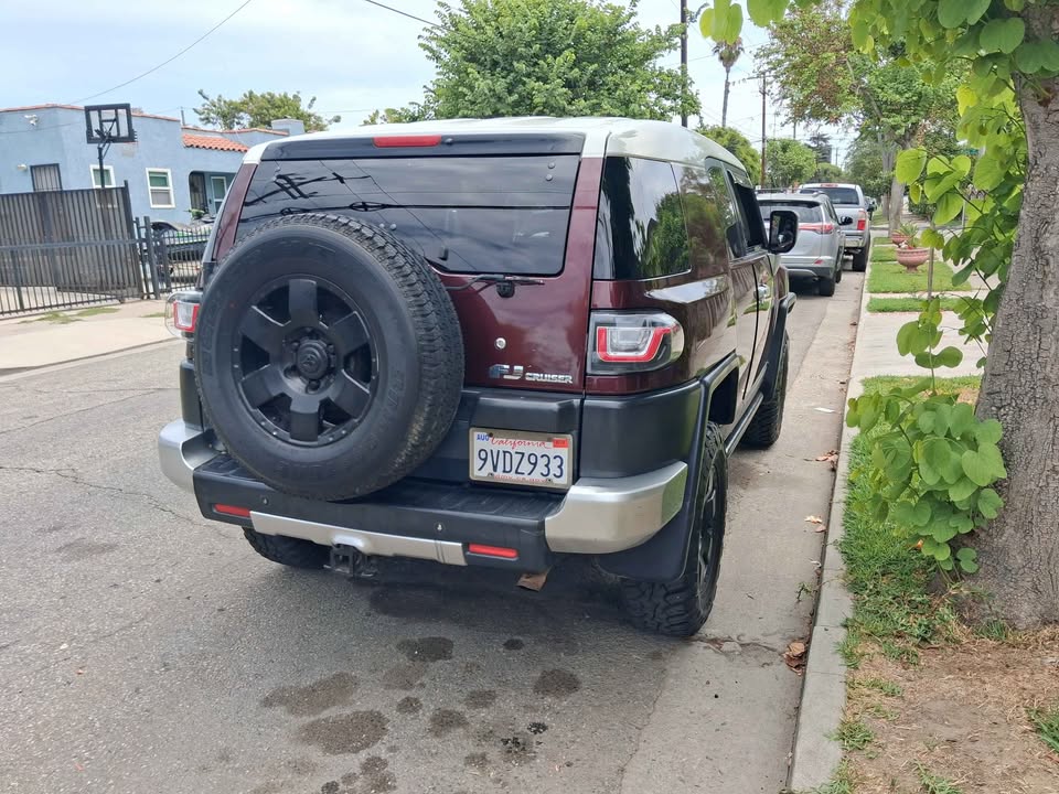 2007 Toyota FJ Cruiser · Sport Utility 2D in Paramount, CA (photo 6) — photo 6
