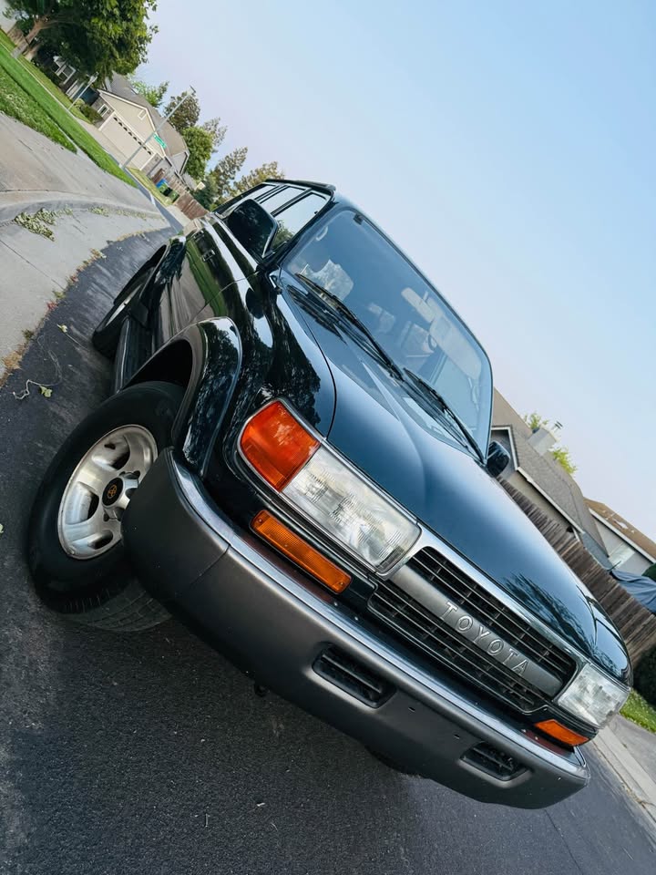 1993 Toyota Landcruiser · 4WD CLEAN LOW MILES ORIGINAL in Sacramento, CA (photo 2) — photo 2