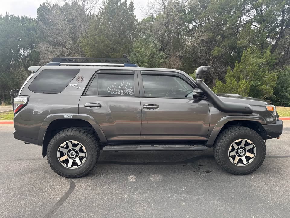 2017 Toyota 4Runner · TRD Off-Road Premium Sport Utility 4D in Austin, TX (photo 2) — photo 2