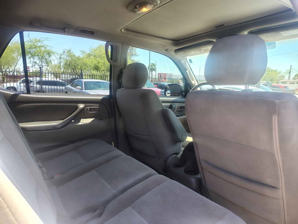 2005 Toyota Sequoia · SR5 Sport Utility 4D in Phoenix, AZ (photo 8)