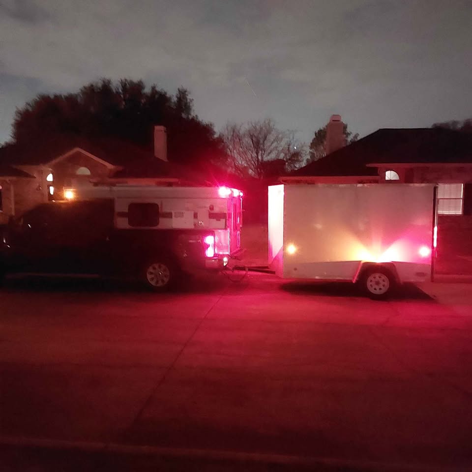 2015 Four Wheel Camper grandby in The Colony, TX (photo 4) — photo 4