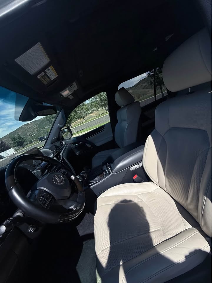 2020 Lexus LX · LX 570 Sport Utility 4D (photo 7) — photo 7