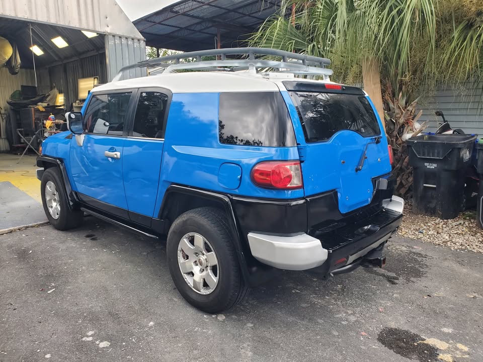 2007 Toyota FJ Cruiser Sport Utility 2D in Orlando, FL (photo 6) — photo 6
