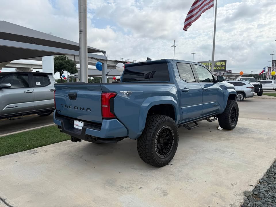 2026 Toyota Tacoma · SR5 in San Antonio, TX (photo 4) — photo 4