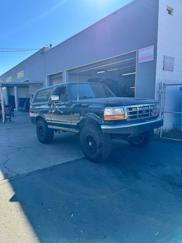1995 Ford Bronco in Chula Vista, CA (photo 3)