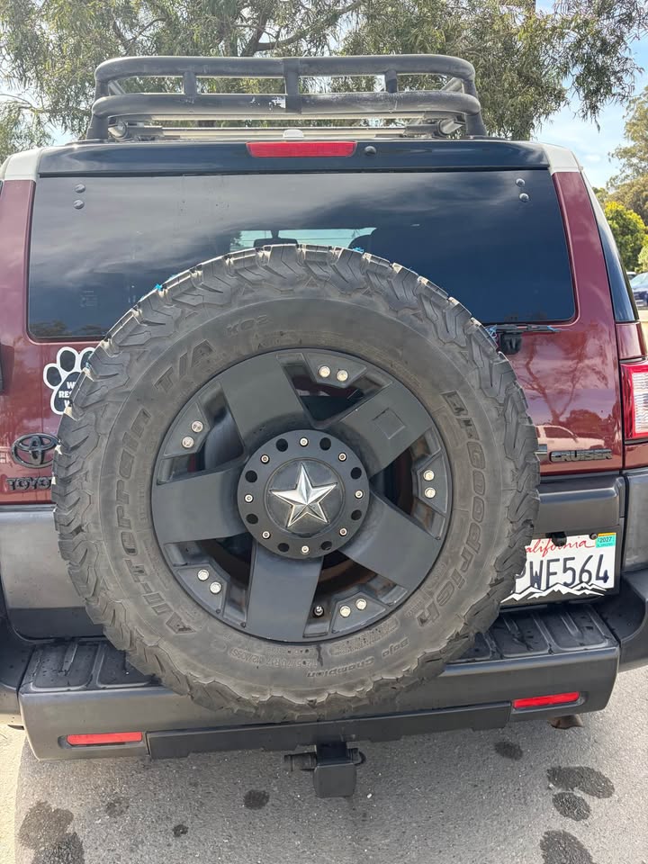 2011 Toyota FJ Cruiser · Sport Utility 2D in Sausalito, CA (photo 5) — photo 5