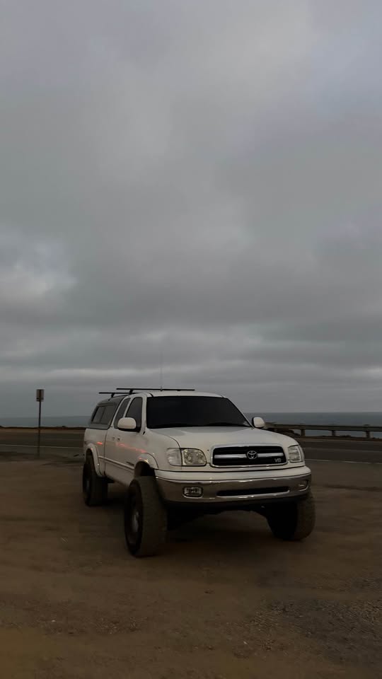 2002 Toyota Tundra Access Cab · Limited Pickup 4D 6 1/2 ft in Vista, CA (photo 3)