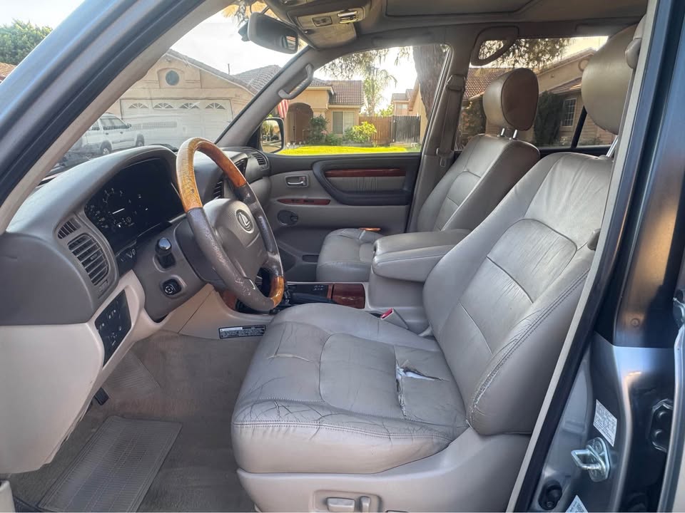 2001 Lexus LX · LX 470 Sport Utility 4D (photo 7) — photo 7