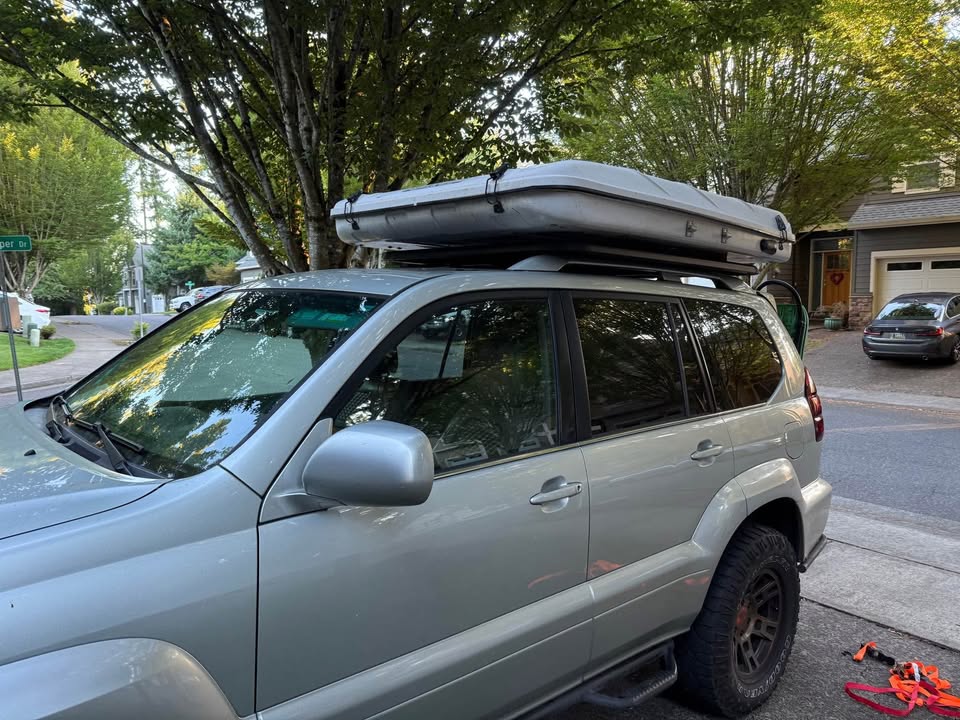 James Baroud Space Evo Hard shell Roof Top Tent Size M in Beaverton, OR (photo 3) — photo 3