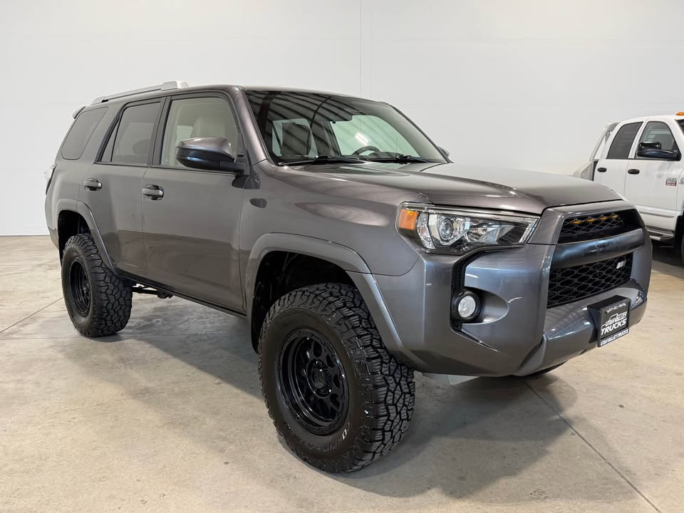2014 Toyota 4Runner · SR5 (photo 5) — photo 5