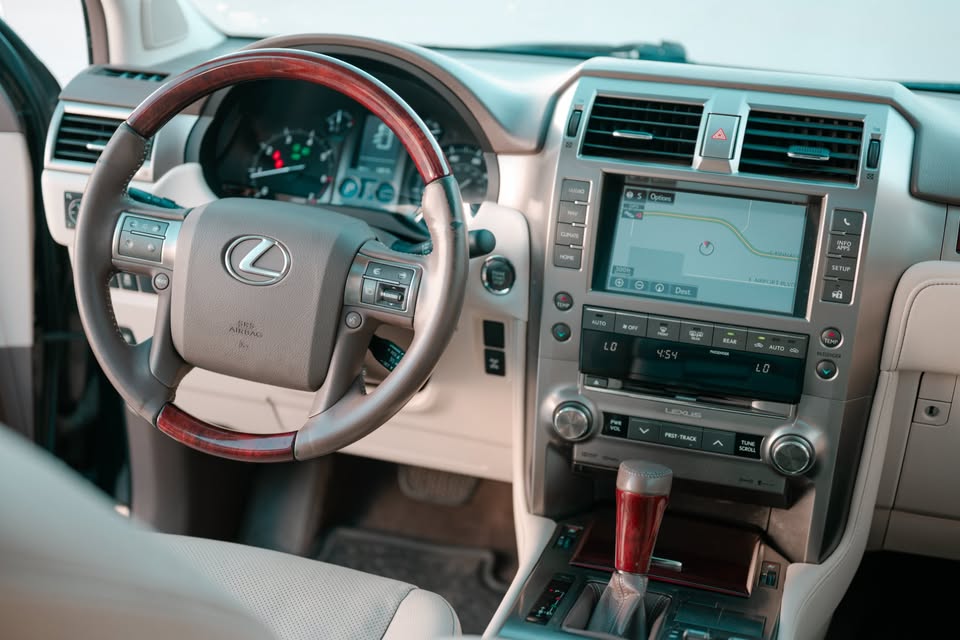 2016 Lexus GX460 in Tempe, AZ (photo 9)