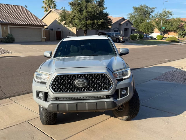 2018 Toyota Tacoma Double Cab · TRD Off-Road Pickup 4D 6 ft — photo 3