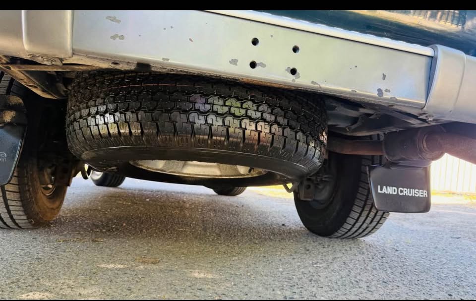 1993 Toyota Land Cruiser 4WD CLEAN LOW MILES · Stock in Sacramento, CA (photo 12) — photo 12