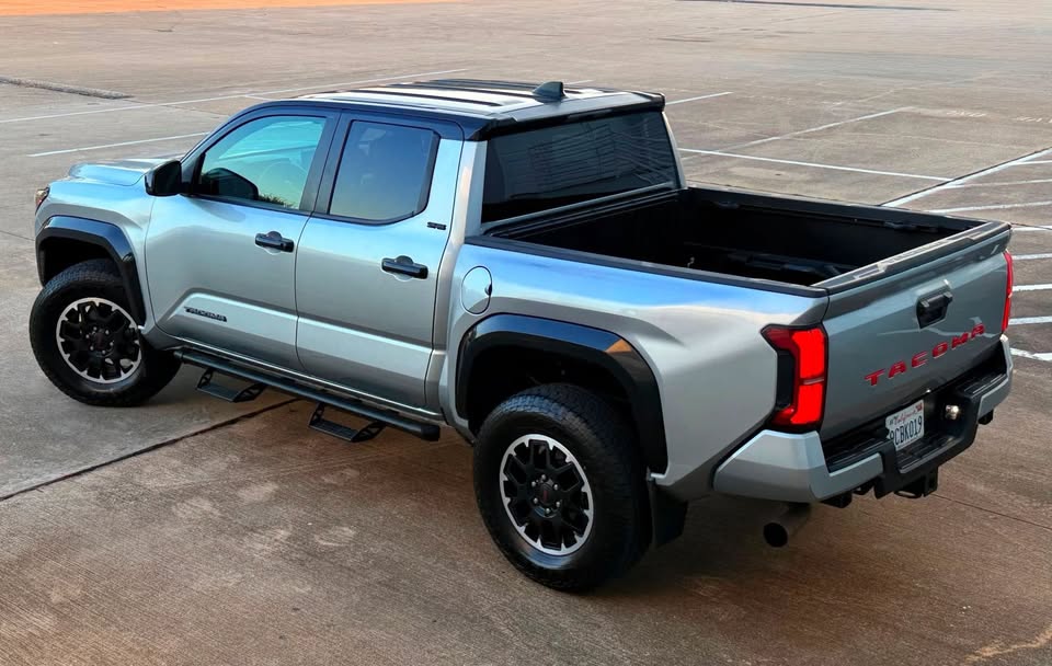 2024 Toyota Tacoma Double Cab · SR5 Pickup 4D 5 ft in Houston, TX (photo 8) — photo 8