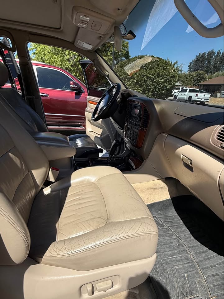 1998 Lexus LX · LX 470 Sport Utility 4D (photo 10) — photo 10