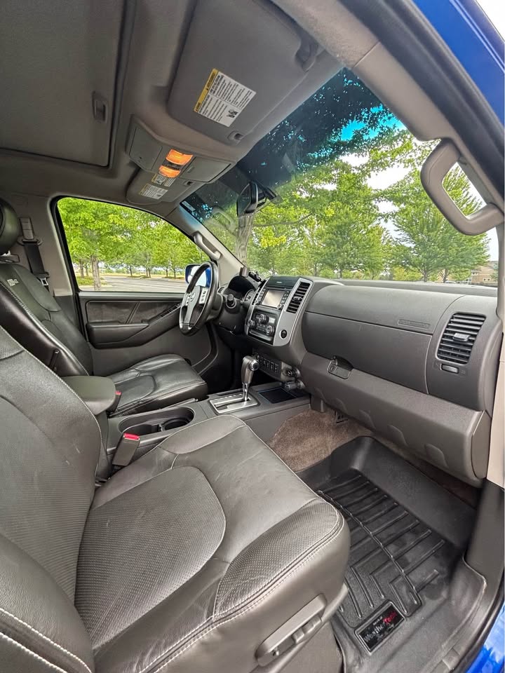 2013 Nissan Frontier Crew Cab · PRO-4X Pickup 4D 5 ft in Fort Collins, CO (photo 7)