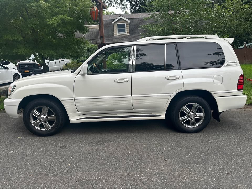 2007 Lexus LX · LX 470 Sport Utility 4D (photo 3) — photo 3