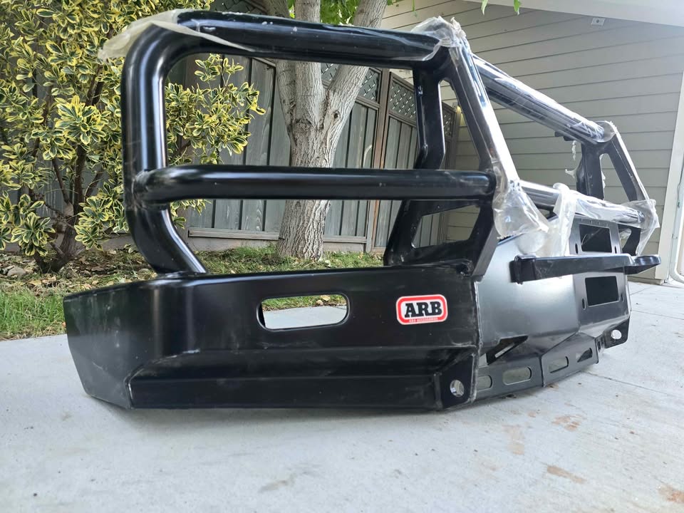 NEW ARB Deluxe Bull Bar Front Bumper for Chevrolet Chevy Silverado 1988+ 3462010 (photo 8) — photo 8