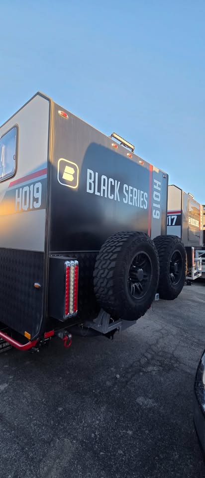 2025 BLACK SERIES OFF ROAD TRAVEL TRAILER HQ19 in Boerne, TX (photo 3) — photo 3