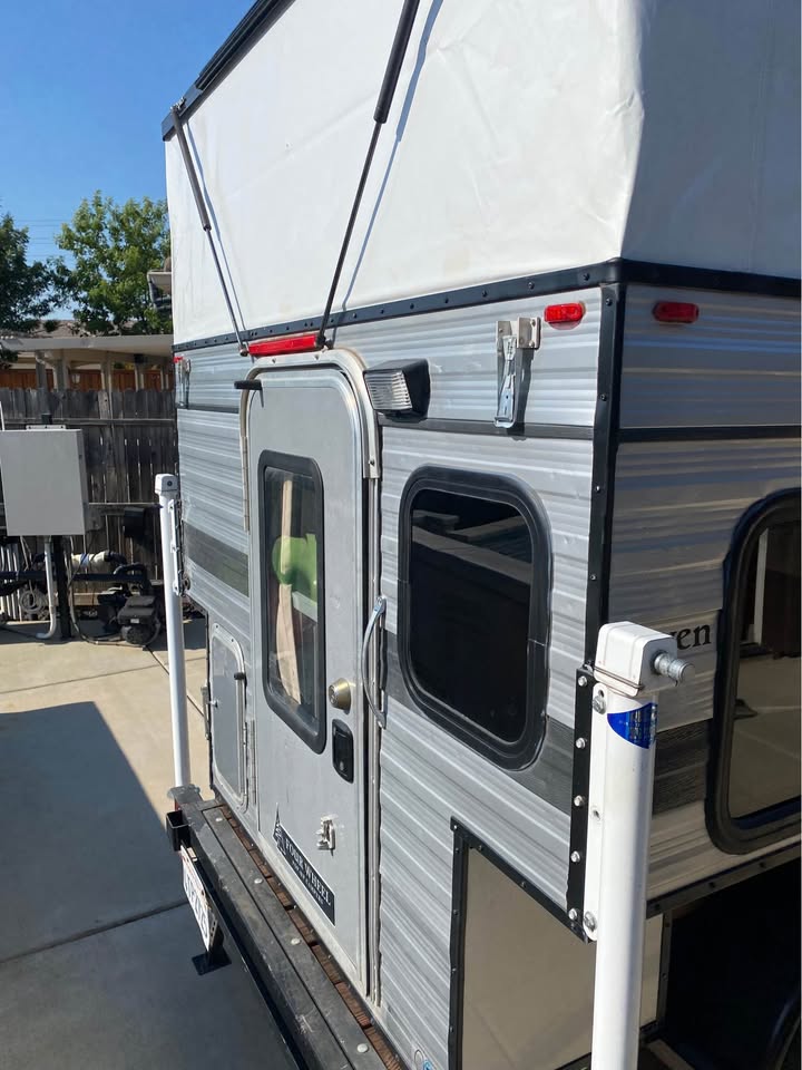 2022 Four Wheel Camper raven shell model (photo 9) — photo 9